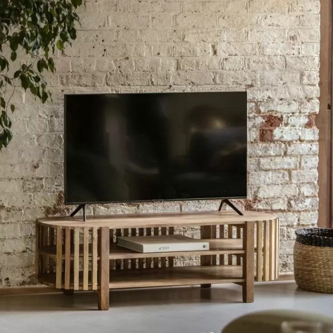 Curved Media Unit